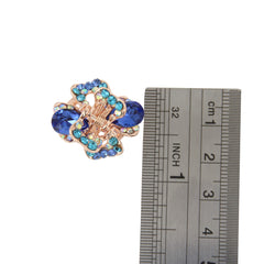 Yeshan clip worn in half-up hairstyle demonstrating secure hold and decoration