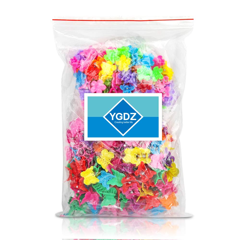 YGDZ party favor display showing clips used as cheerful event gifts