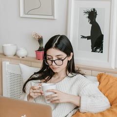 YINGFENG pins holding a thick bun securely for all-day styling