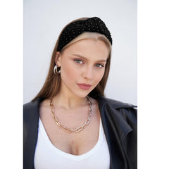 YISSION close-up of clustered pearls showing textured detail and shine