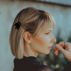 YOHAMA clip holding bangs securely, benefit of no-slip hold during activities