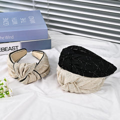 Yonchic packaging and gift presentation suggesting ready-to-gift convenience