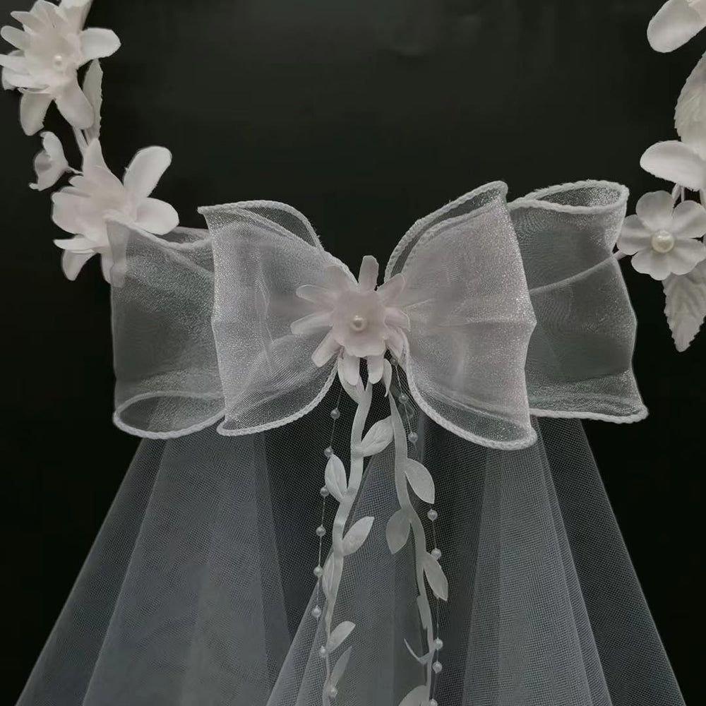 yuruyi on bride wearing crown in ceremony showing comfortable elegant look