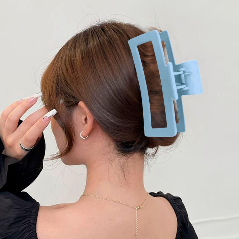 ZYTJ clip next to a hand showing 5-inch jumbo size and clear scale