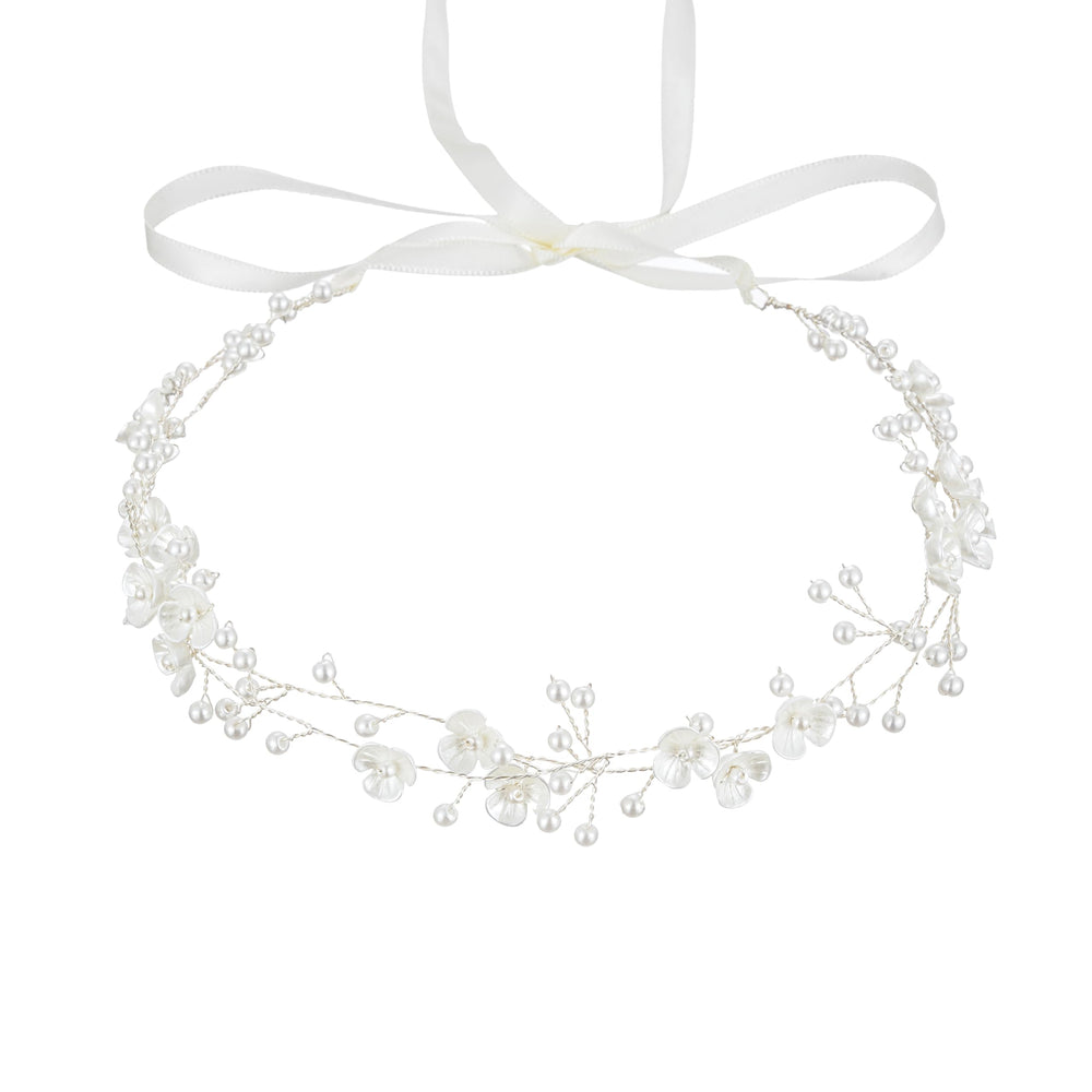 527&huan front view headband showcasing white flowers and pearls, elegant accessory