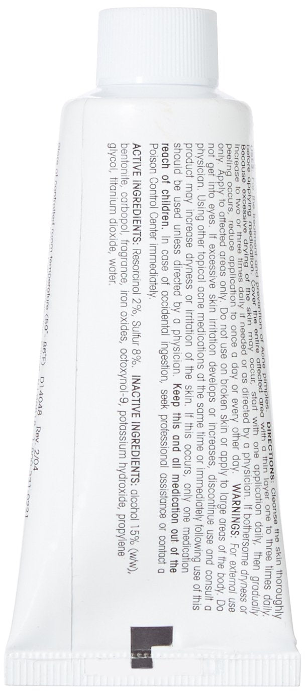 Acnomel cream texture closeup illustrating tinted finish and smooth blending