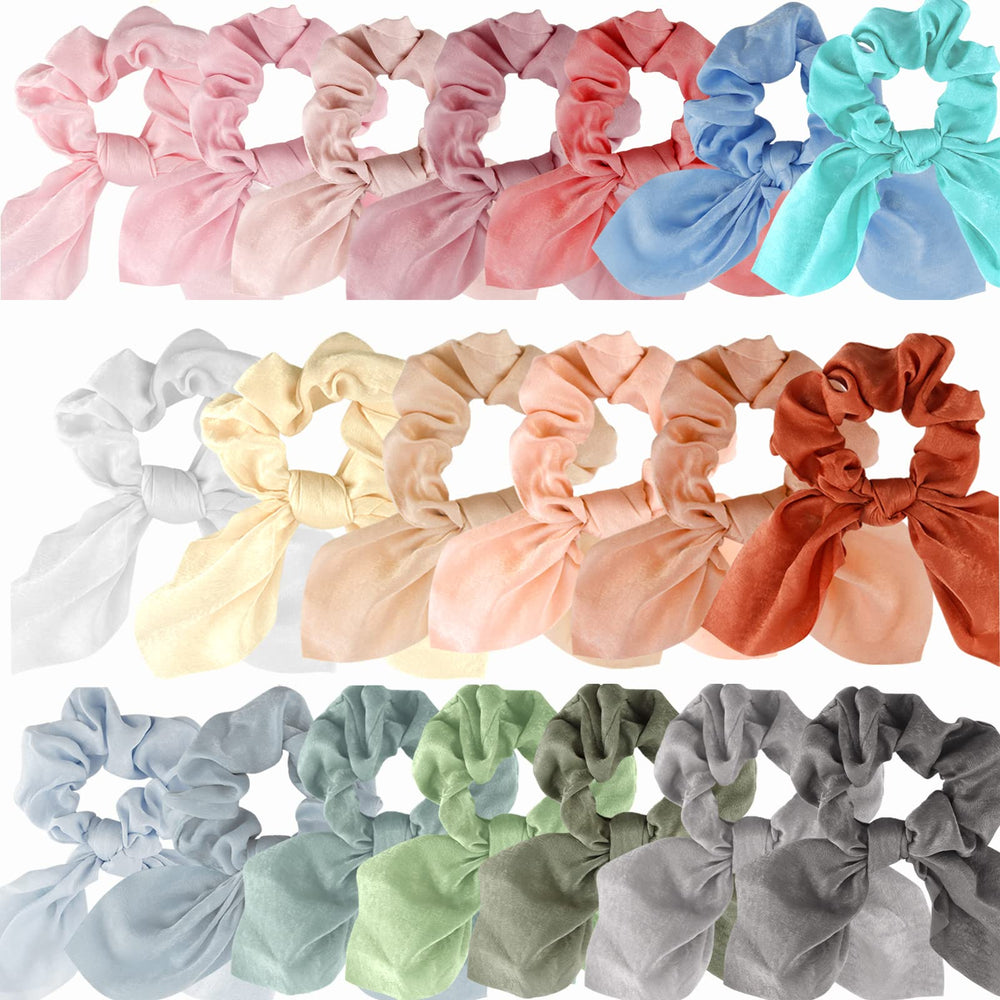 ACO-UINT scrunchie matched with outfit in lifestyle scene for style inspiration