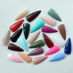 AddFavor in use pressing on nail with adhesive for fast salon-style application at home