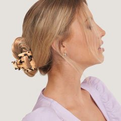 Aileam cuff clip detail shows alloy clasp and non-slip teeth benefit