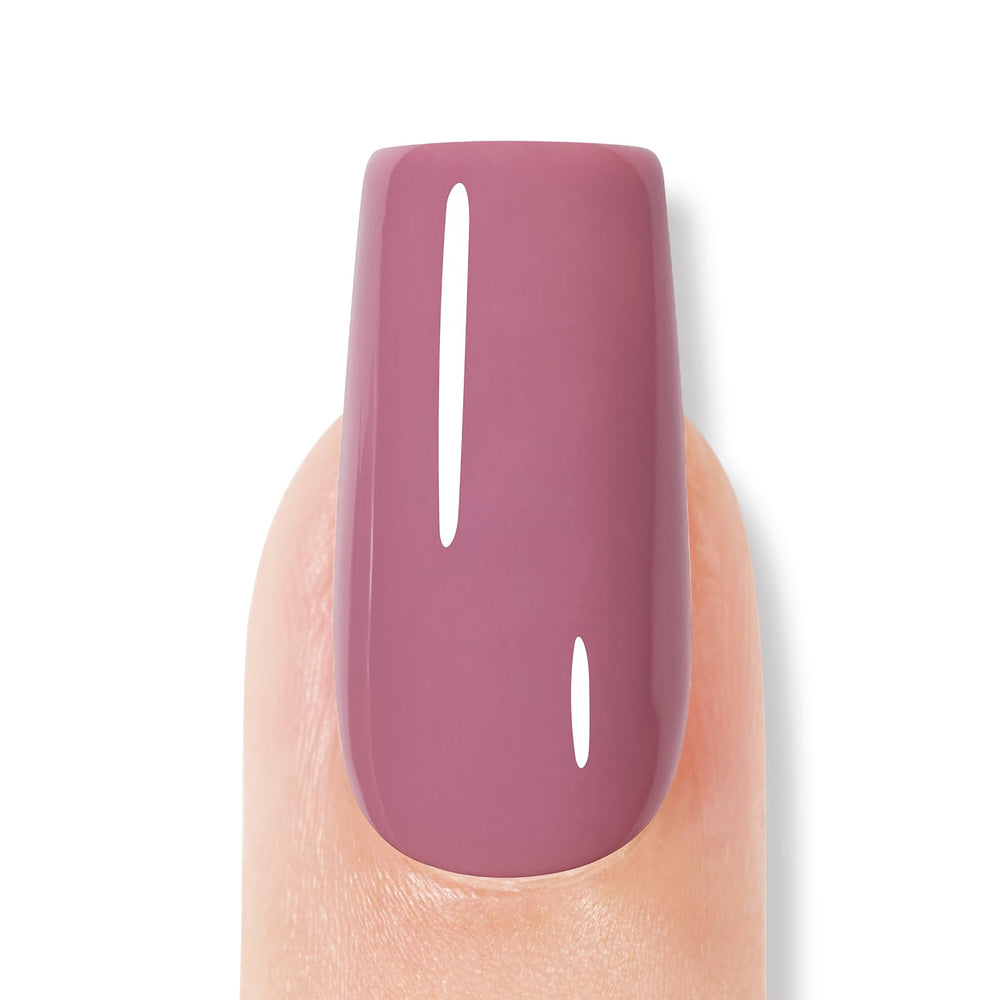 AILLSA polished nails in cozy fall setting highlighting flattering seasonal complement