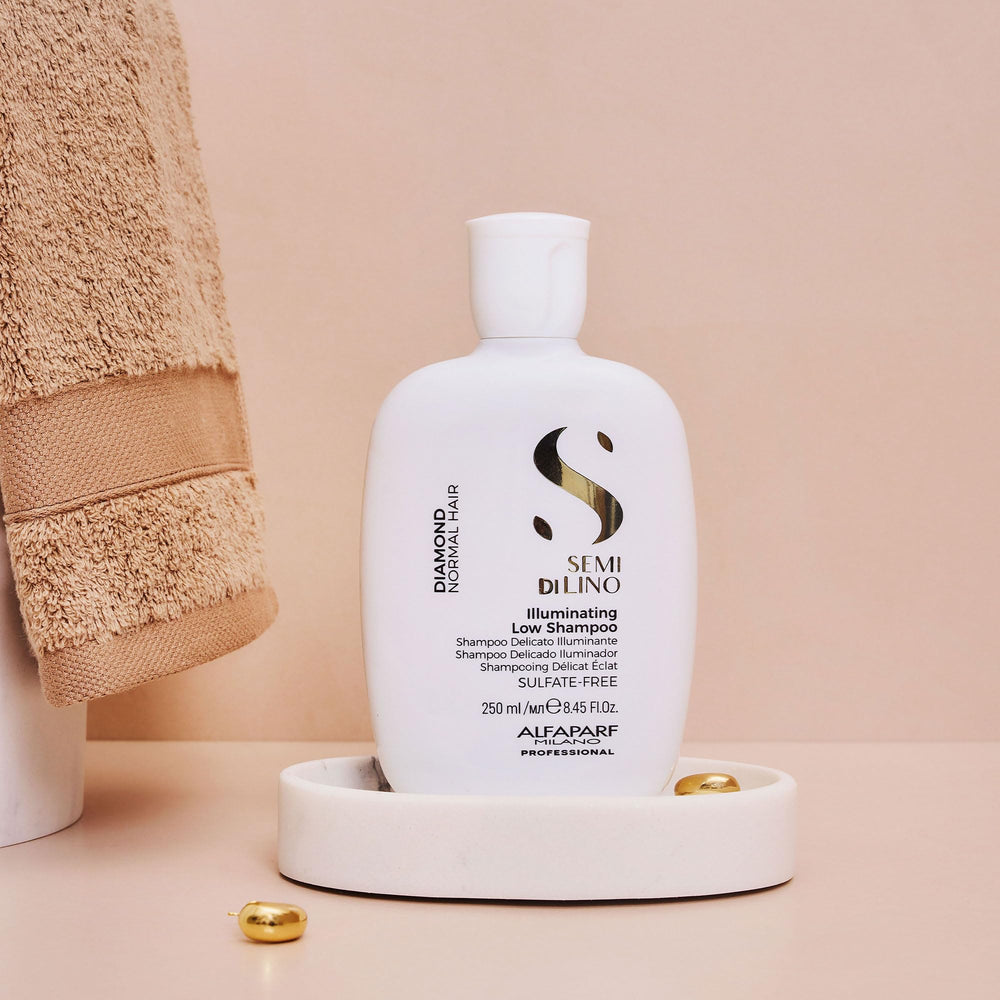 ALFAPARF MILANO pump dispensing shampoo texture for easy application and control