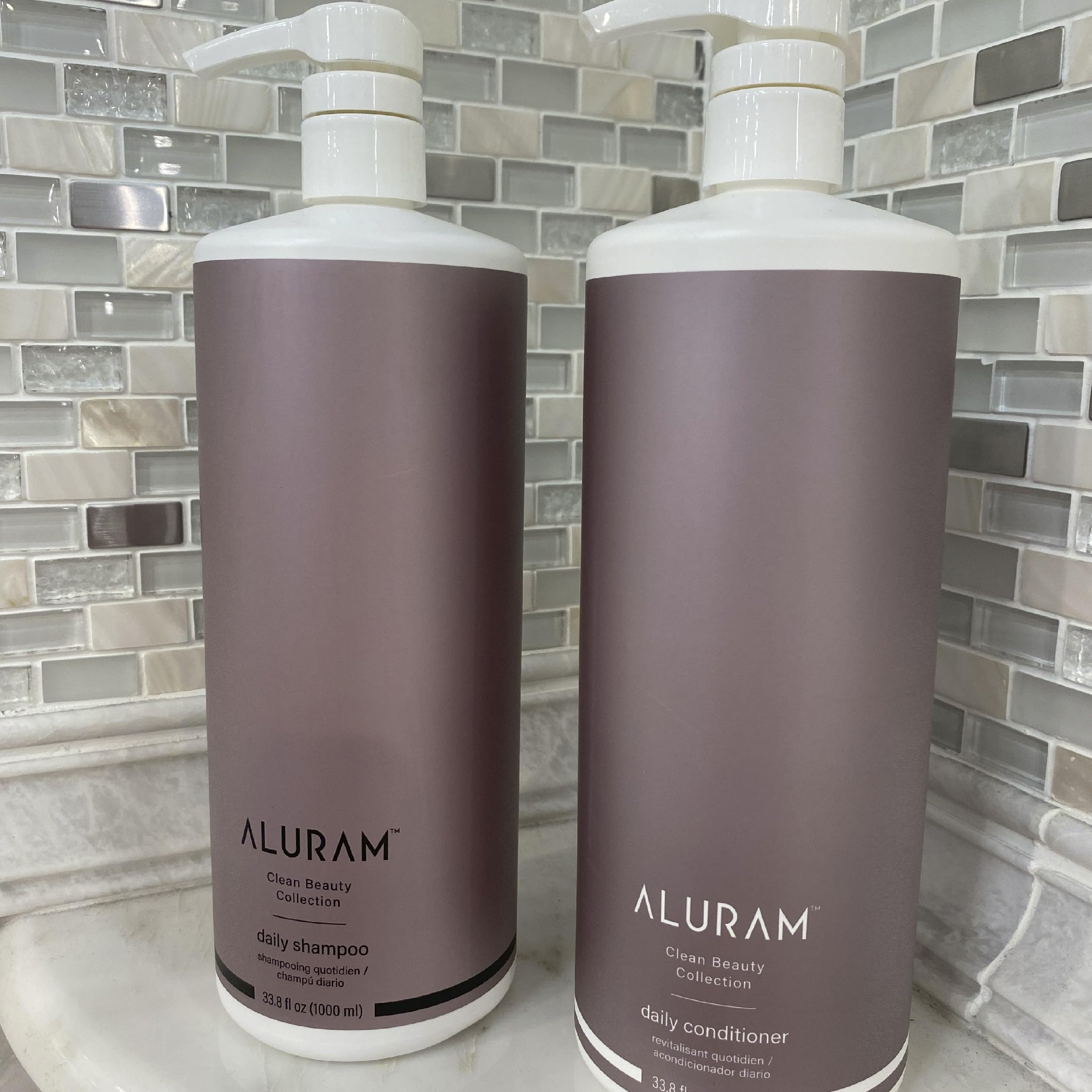 ALURAM pump and cap detail for easy dispensing and convenient use