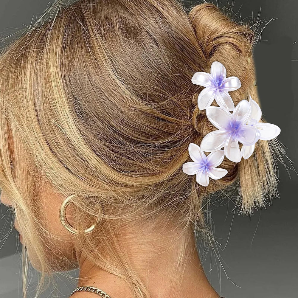 Amariver in hair half-up style demonstrating grip and effortless styling benefit
