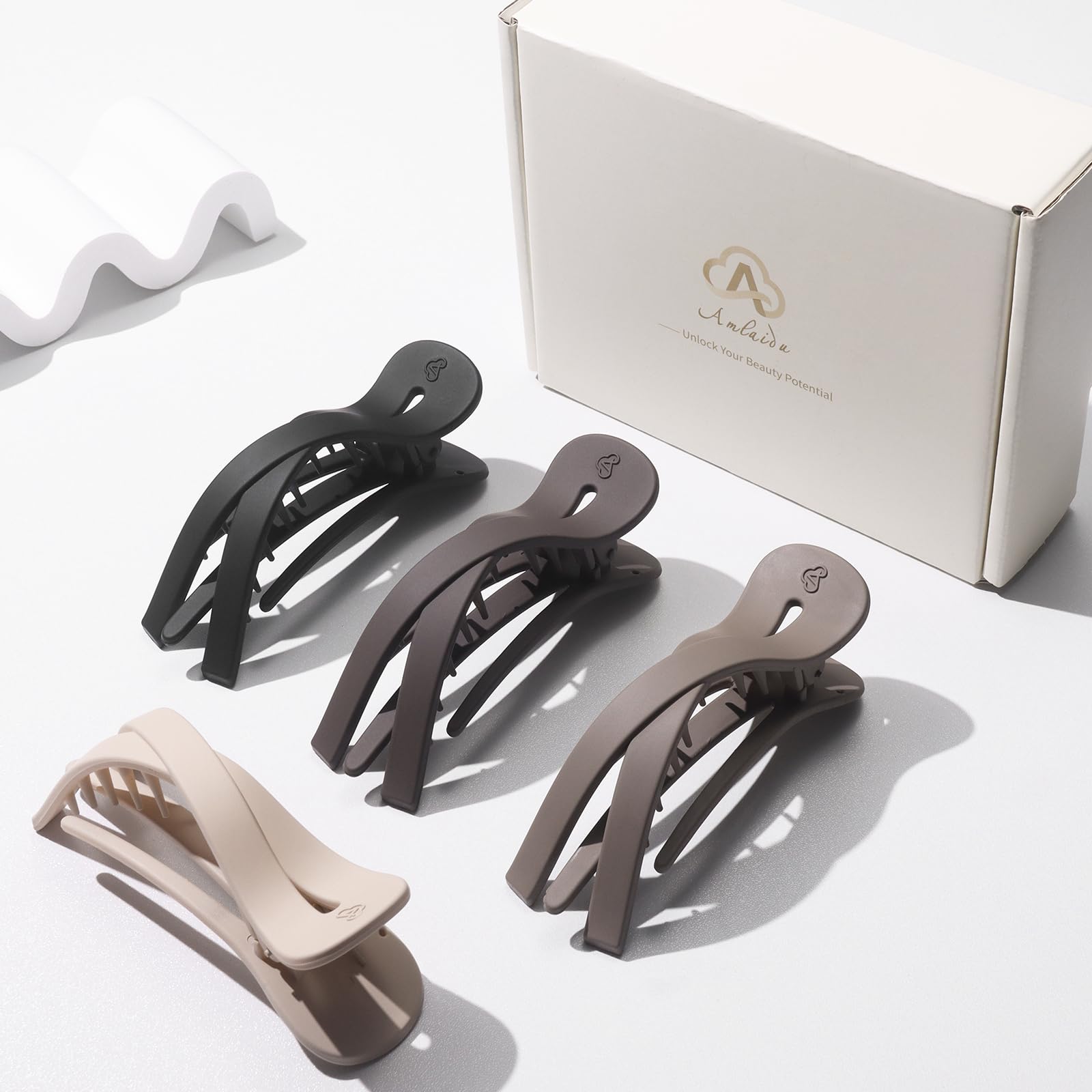 Amlaidu clip worn while lying down showing back-friendly slim design benefit