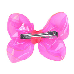 AMYDECOR detailed alligator clip focus illustrating firm gentle grip