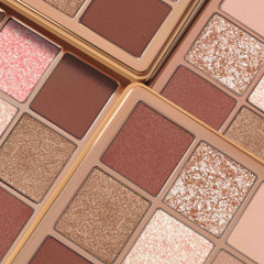 Anastasia Beverly Hills open palette with mirror showing on-the-go application convenience