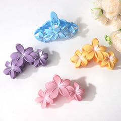 ANBALA lifestyle image with clips in beach outfit adding tropical charm