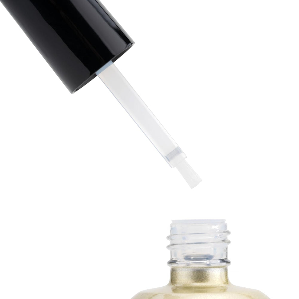 APRÉS primer tacky surface close-up, creates improved adhesion for Gel-X tips