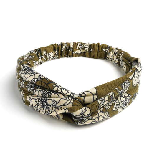 AQOKKA close-up of knotted front and ribbed cotton texture for style
