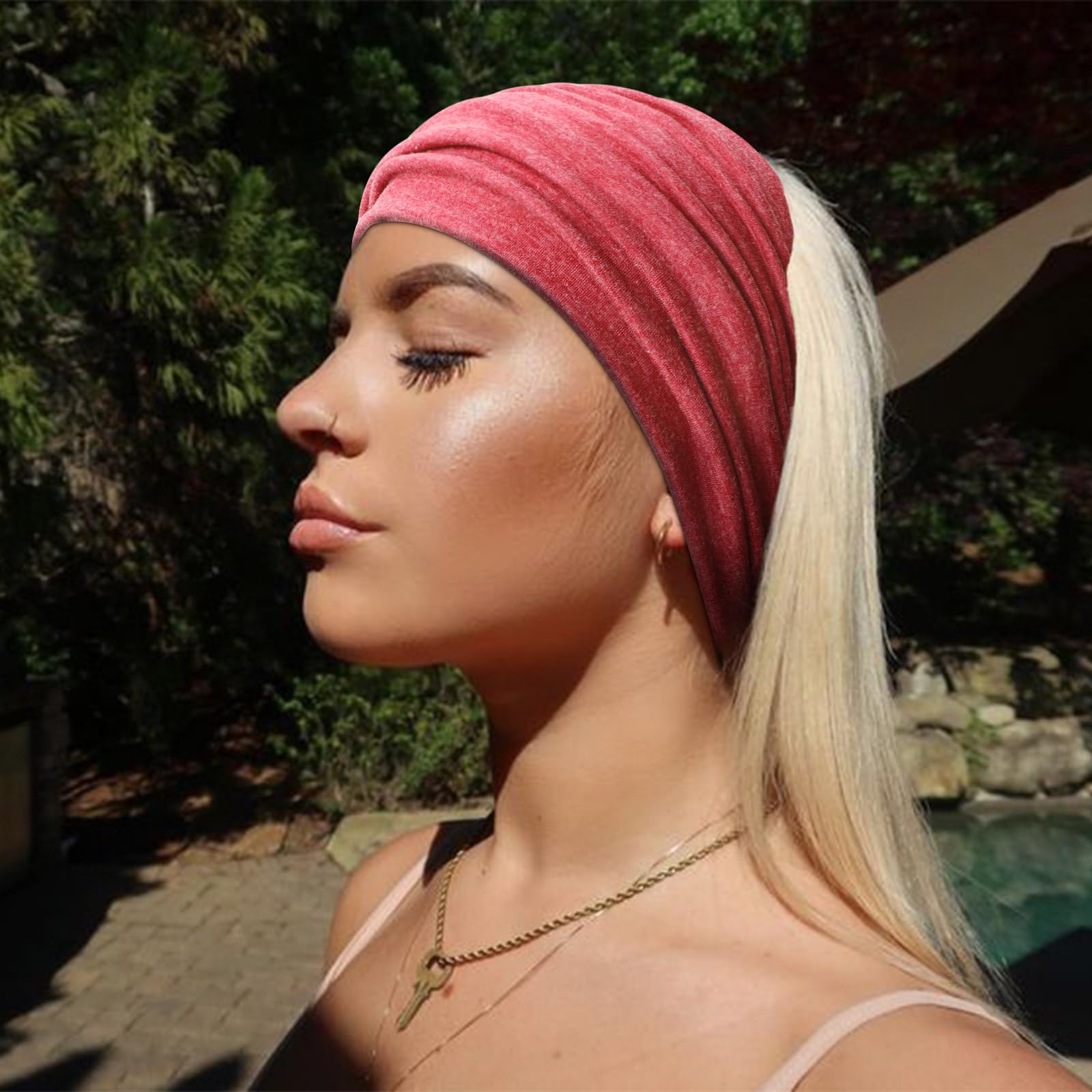AQOKKA side profile demonstrating fit and how band covers hairline