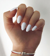 Artquee close-up of glossy nail surface highlighting high-shine finish and scratch resistance