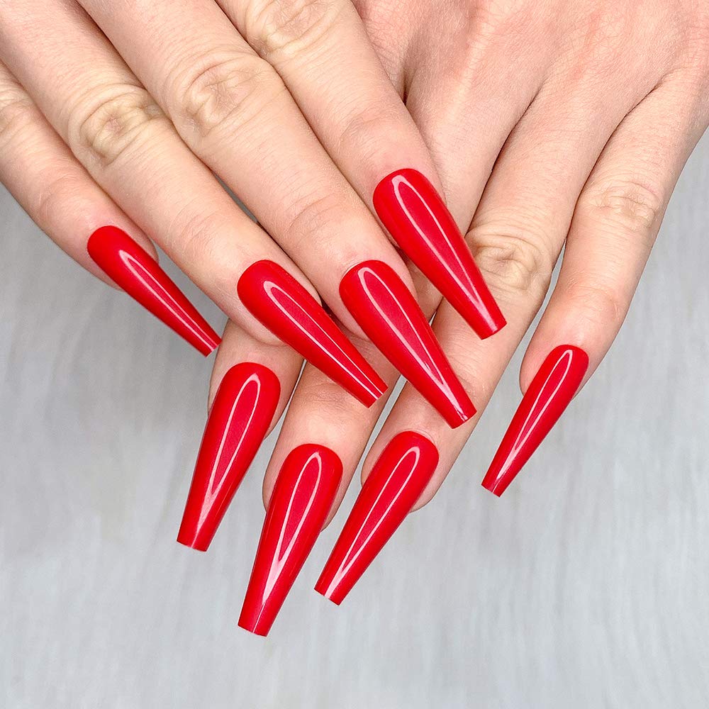 Artquee front packaging showing 24-piece glossy red ballerina nails and benefits