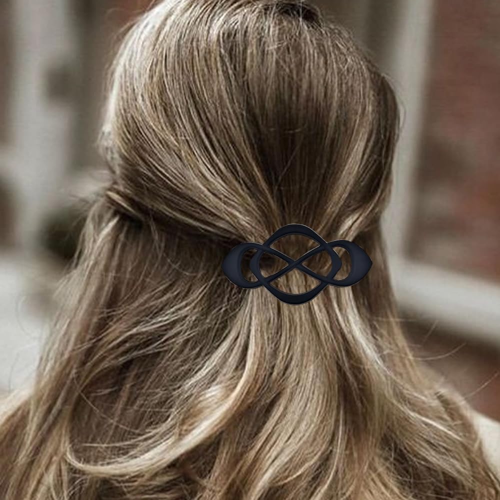 Arvintas clips inside a purse pouch ready for on-the-go styling convenience