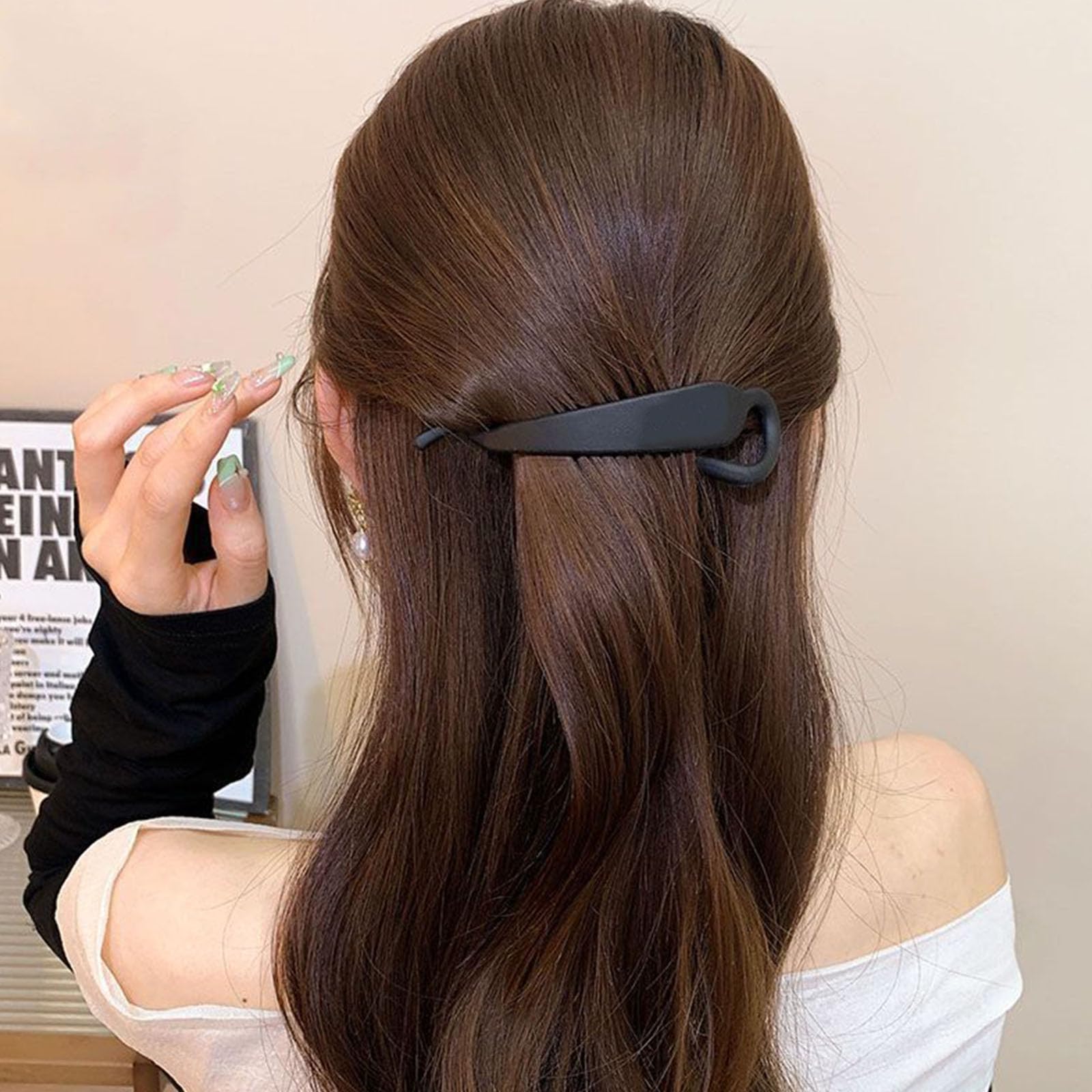 Aswewamt side profile clip on head showing low-bulk silhouette and smooth fit