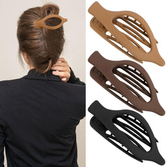 Atoden flat hair clip front view showing matte finish and low profile for comfort