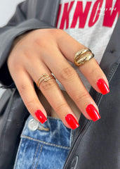 AutyaMee close-up of shiny red strip texture highlighting smooth gel
