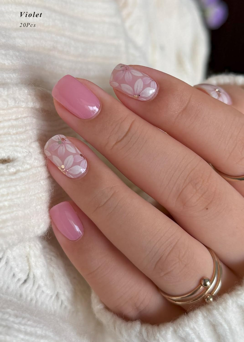 AutyaMee close-up of gel strip texture showing flexible, wrinkle-free finish