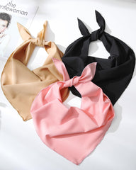 AWAYTR bandana used during yoga, keeps hair controlled comfortably