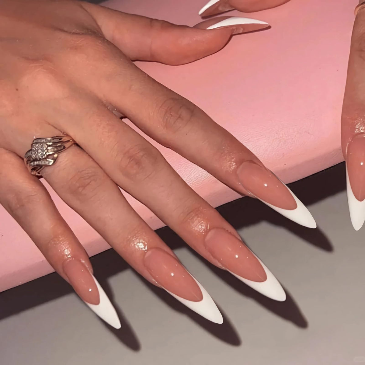 BABALAL front packaging showing 24-piece stiletto set and glue for quick application