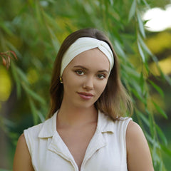 BABYGIZ headband laid flat showing dimensions and flexible stretch