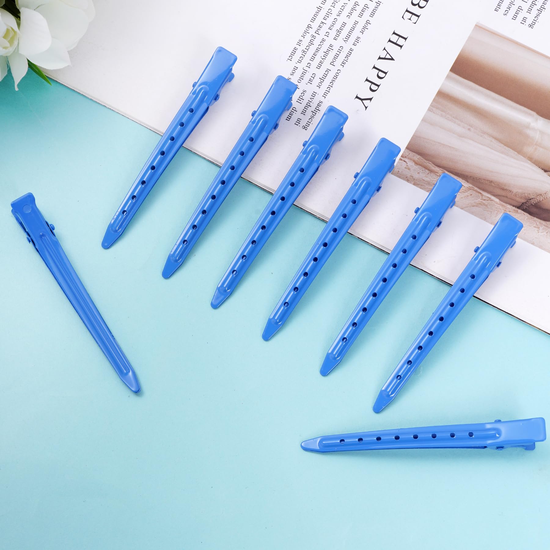 Bantoye hand holding clip showing 3.35-inch size and practical scale benefit