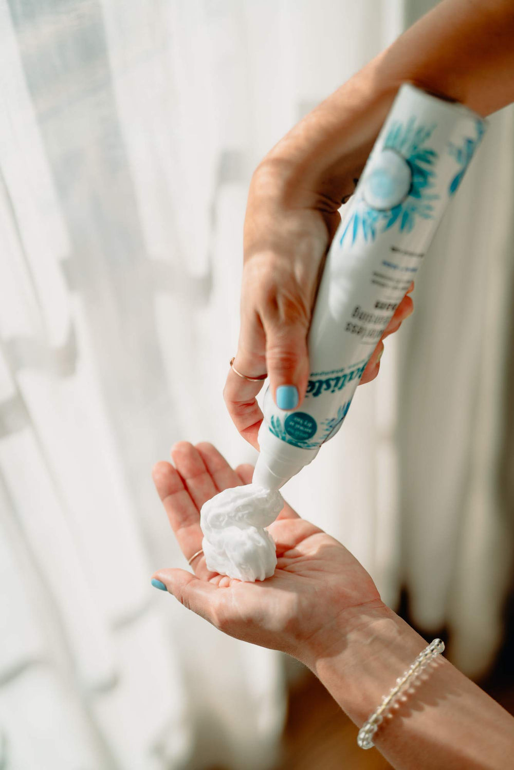 Batiste label closeup highlighting sulfate-free formulation benefit