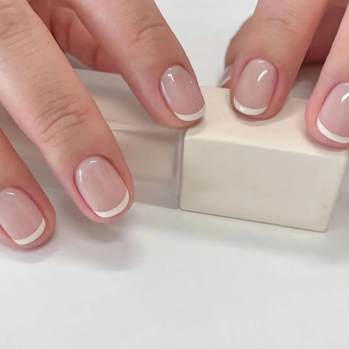 BDKAIWU front packaging showing white French tips and glossy finish benefits