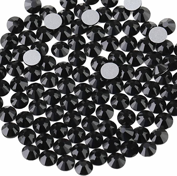 BEADSLAND close-up of rhinestone facets showing cut clarity and sparkle benefit