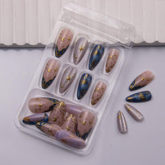 BEAWTH cat eye finish on press-on nail, creates depth and magnetic effect