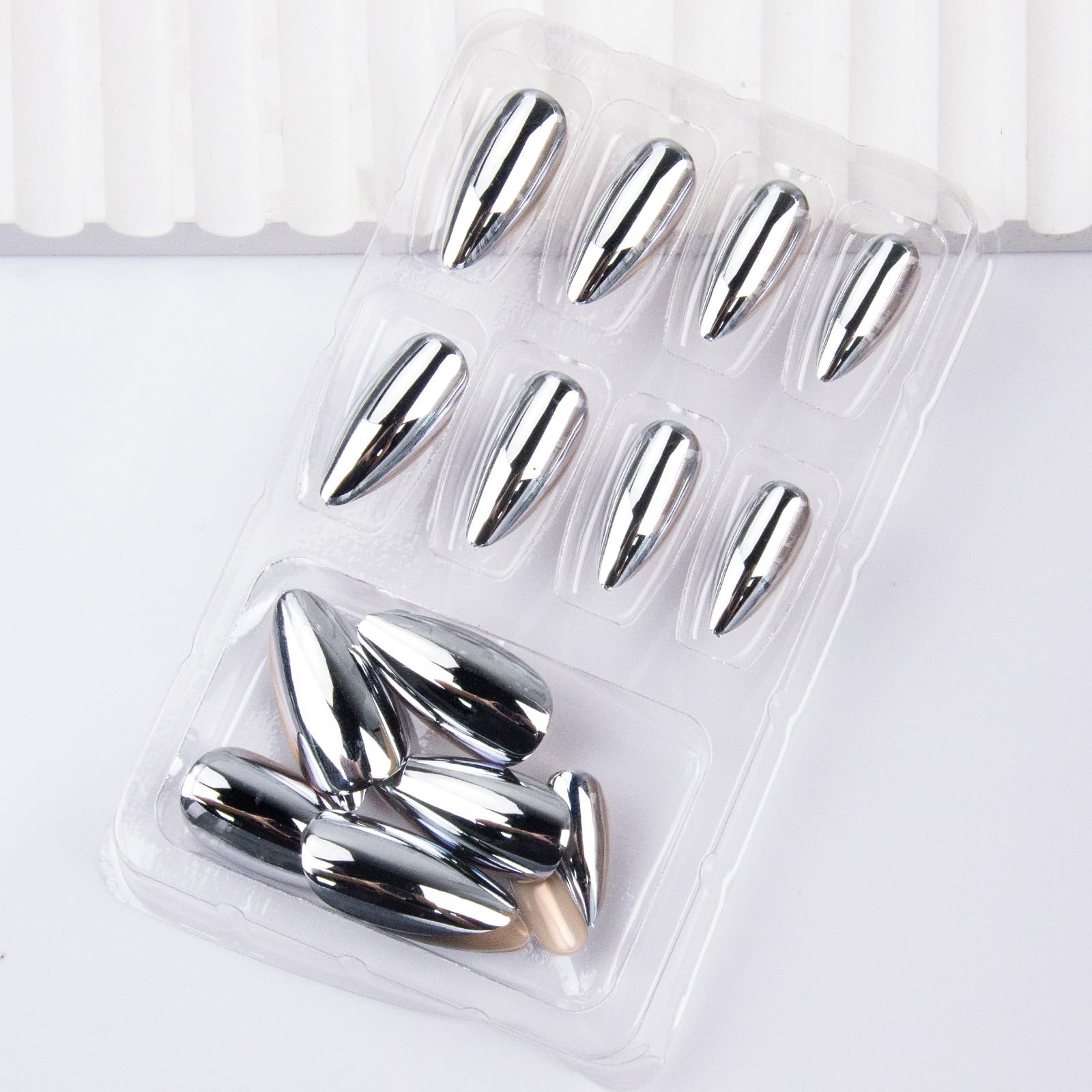 BEAWTH removal stick with jelly tabs demonstrating gentle removal and reuse benefit