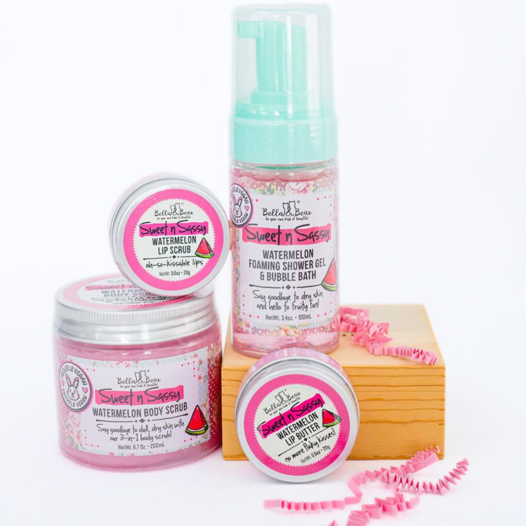 Bella and Bear close-up sugar granules for gentle exfoliation benefit