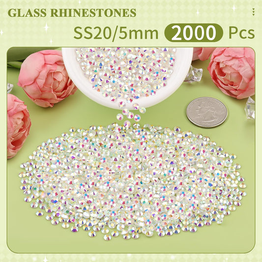 BELLEBOOST close-up faceted surface of a 5mm crystal reflecting bright sparkles