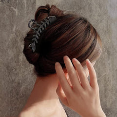 BELSITA clip used in half-up hairstyle for polished look