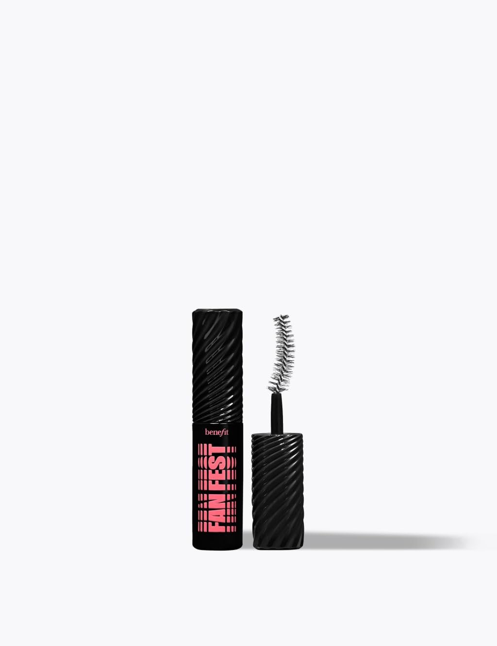 Benefit Fan Fest applied on eye demonstrating fanned side-to-side lashes and widened look benefit