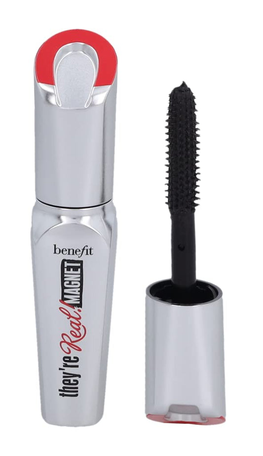 Benefit they’re real! magnet close-up of zigzag bristles showing precise separation benefit