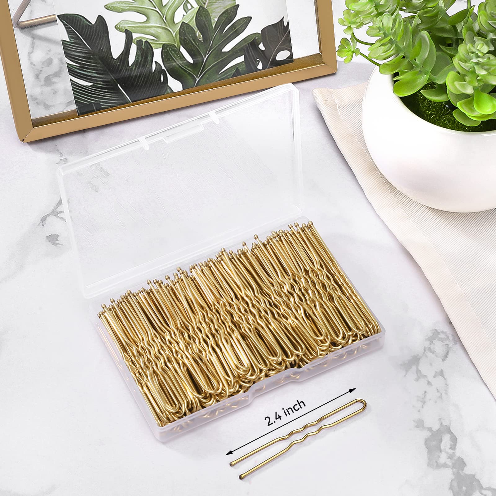 BEoffer close-up of coated rounded tips protecting scalp and reducing hair damage