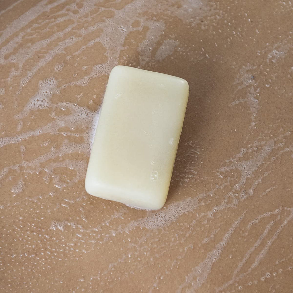 BIO SPECTRA ATTITUDE close-up of soap texture highlighting creamy lather benefit