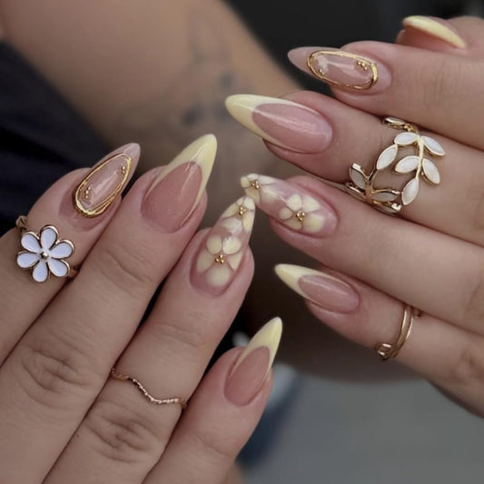 BLGTGH close-up of 5D gold lines and gloss highlighting ornate gold detail