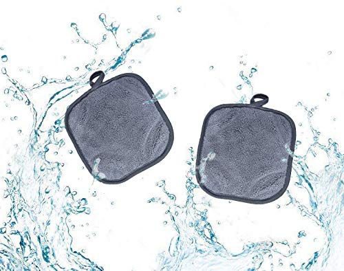 BloomSesame wet cloth dripping water to show absorbency and easy rinsing