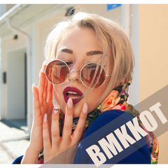 BMKKOT size comparison with coin, illustrates fit options for different nails